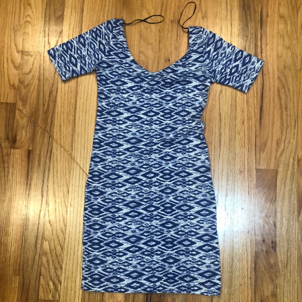 Super cute never worn bodycon dress